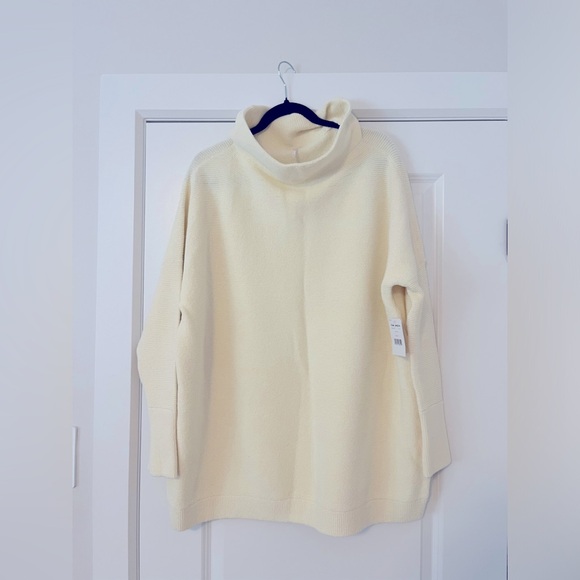Free people Ivory Ottoman Slouchy Tunic size large - Picture 4 of 7